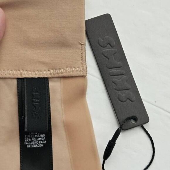 Skims underwire bra Nwt - Picture 7 of 9